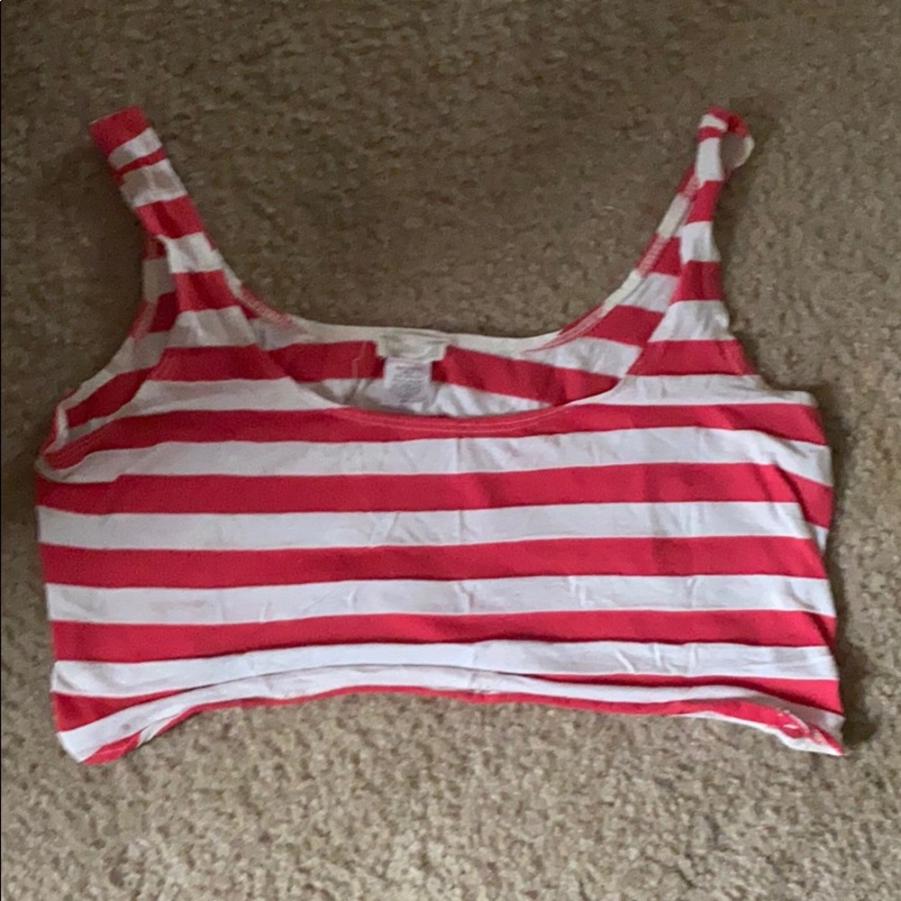 La hearts pink and white stripped crop top